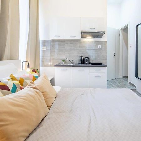 Extra Central Mini Studio - Lively Neighborhood บูดาเปสต์ ภายนอก รูปภาพ