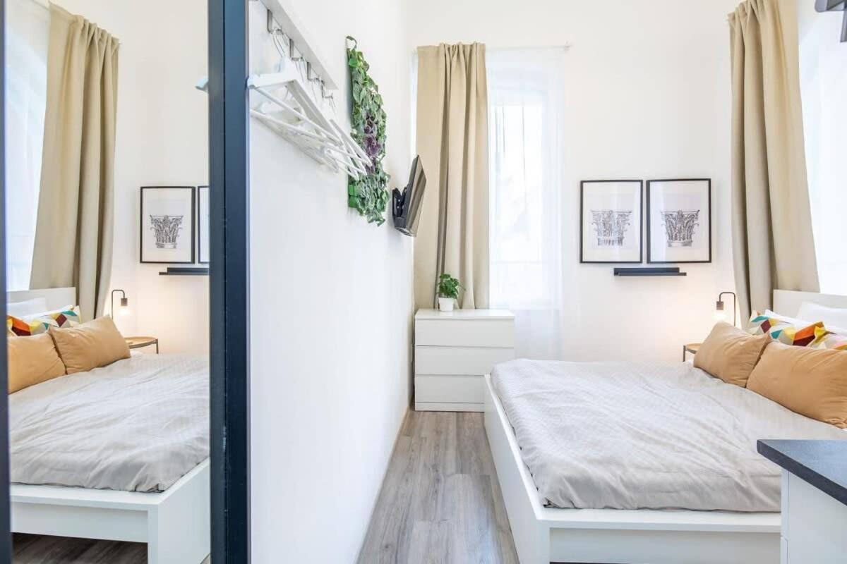 Extra Central Mini Studio - Lively Neighborhood บูดาเปสต์ ภายนอก รูปภาพ