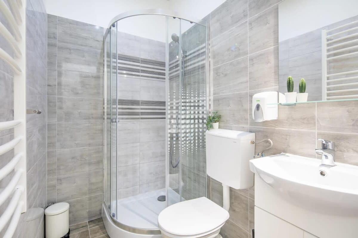 Extra Central Mini Studio - Lively Neighborhood บูดาเปสต์ ภายนอก รูปภาพ